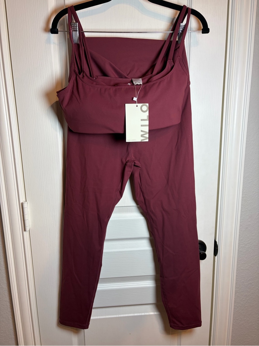 NWT. SET!!! High-Waist Burgundy Women's Leggings and bra